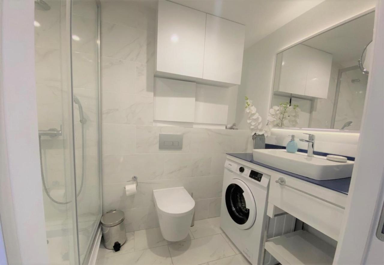 Luxury Sea View Apartments In Orbi City Batumi Bagian luar foto