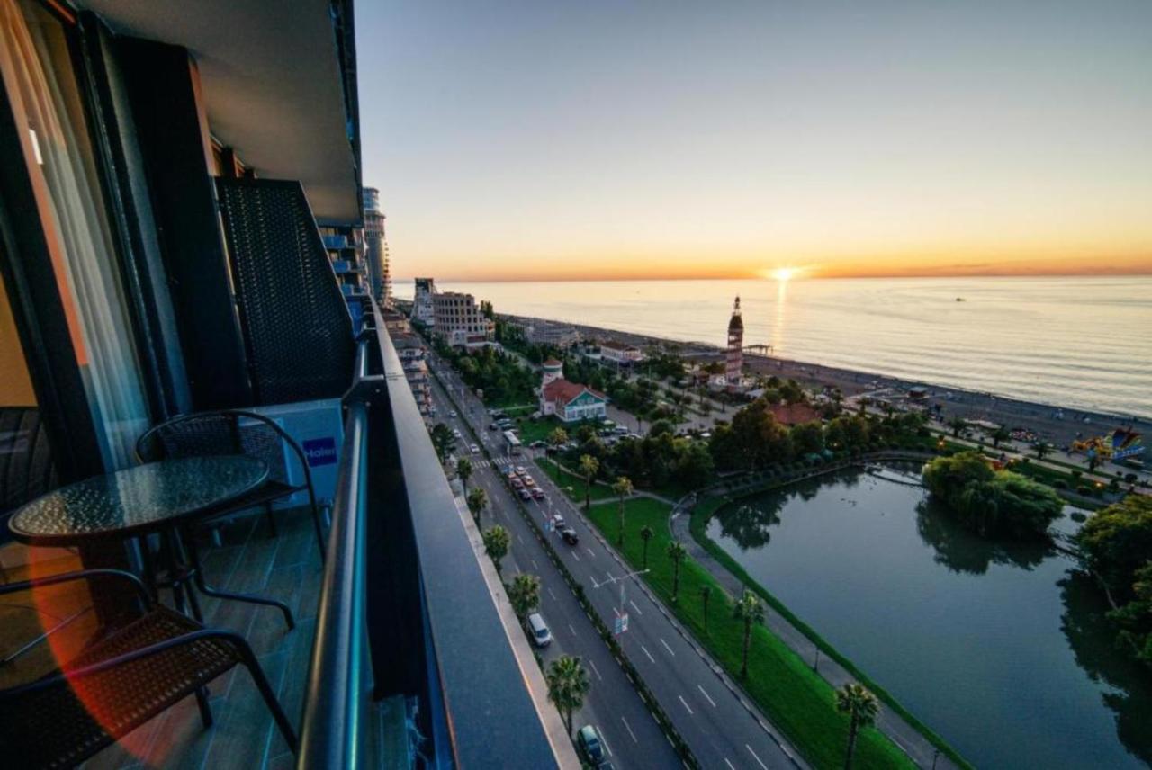 Luxury Sea View Apartments In Orbi City Batumi Bagian luar foto