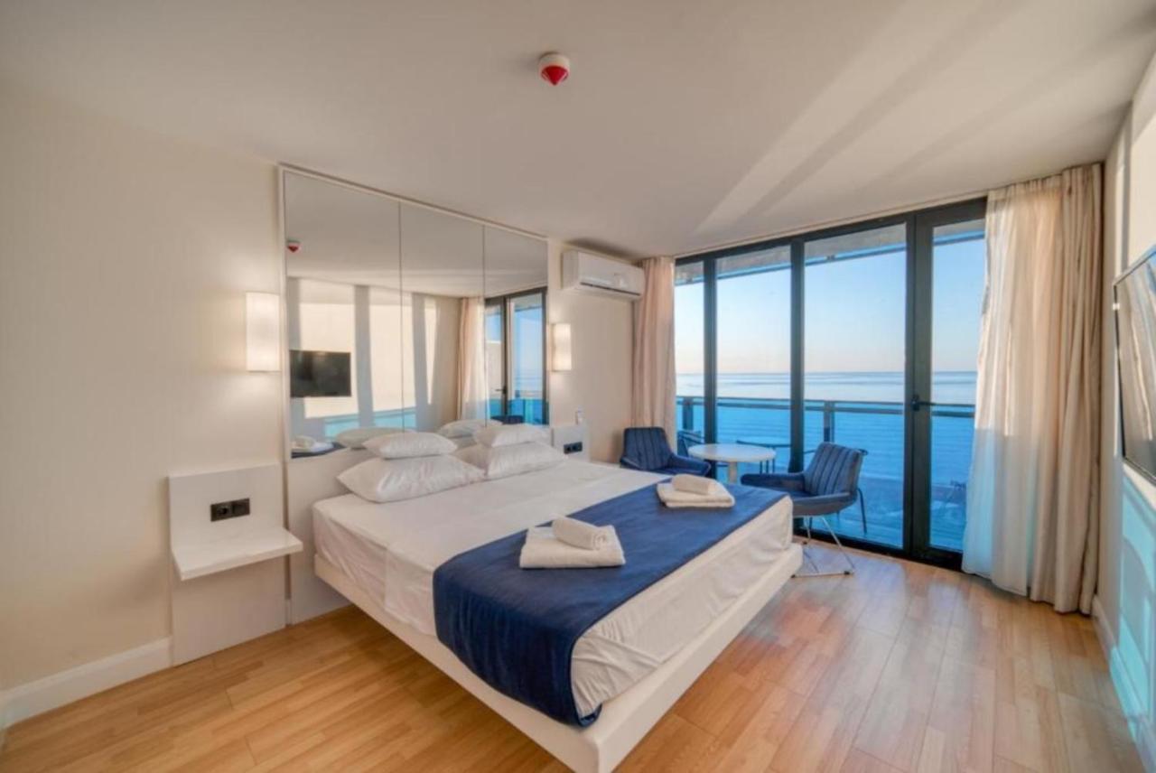 Luxury Sea View Apartments In Orbi City Batumi Bagian luar foto