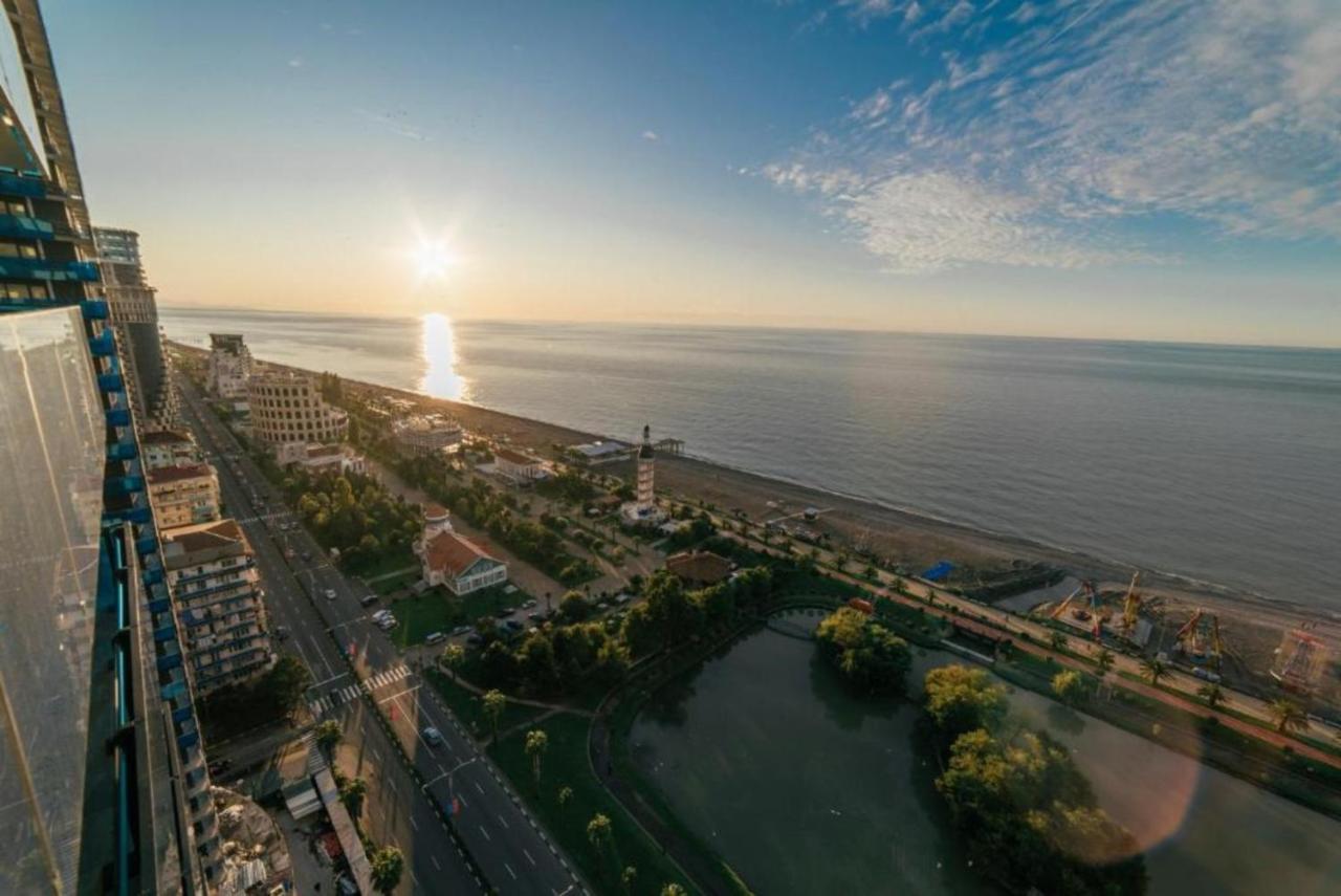 Luxury Sea View Apartments In Orbi City Batumi Bagian luar foto